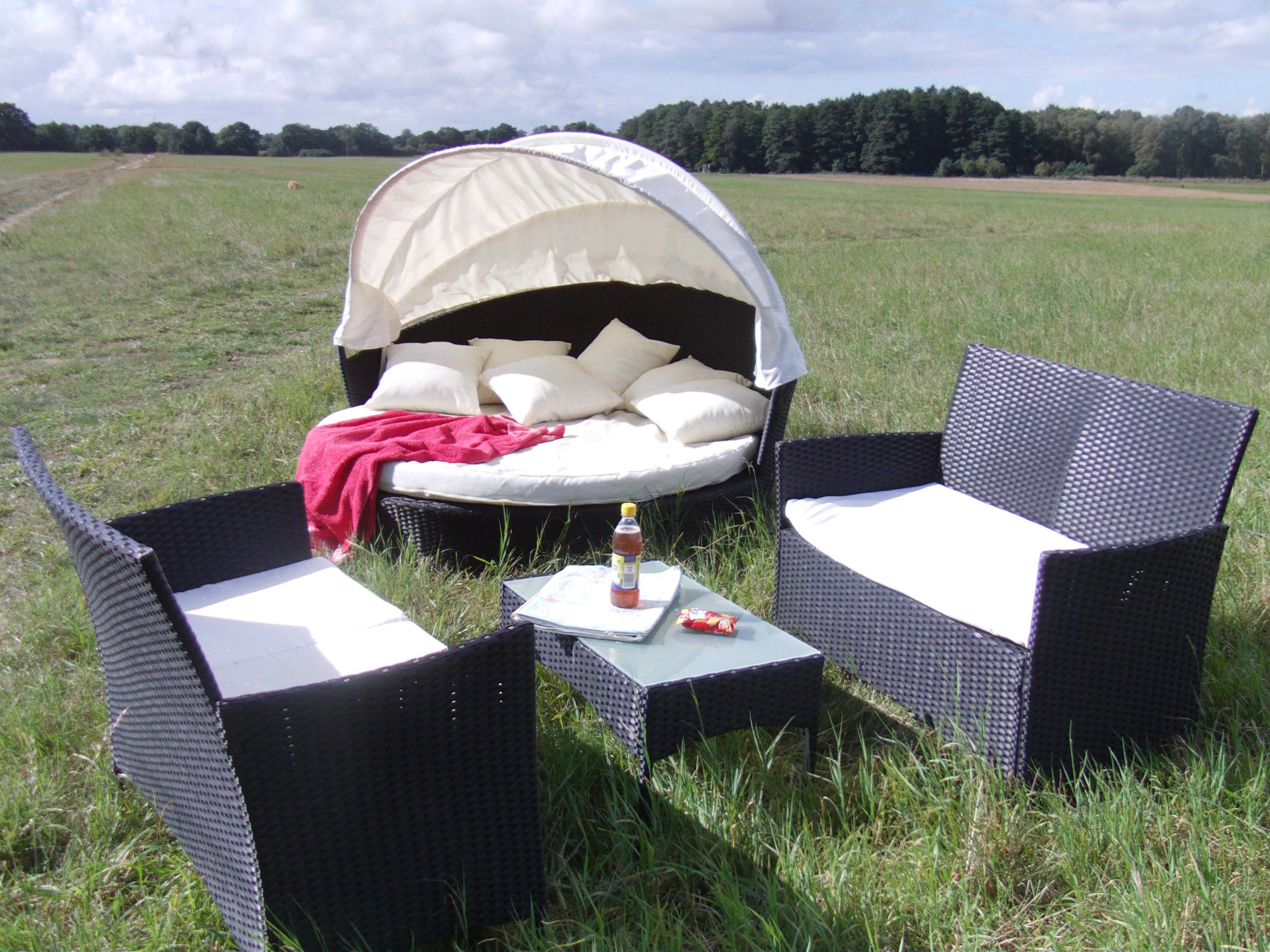 Sonneninsel-2x-2er-Couch-und-Couchtisch